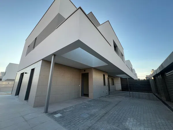 Casa independiente en calle Libra, 62
