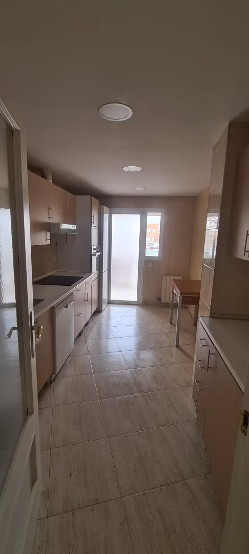 Piso en  Avenida de La Rioja 27 - Foto 6