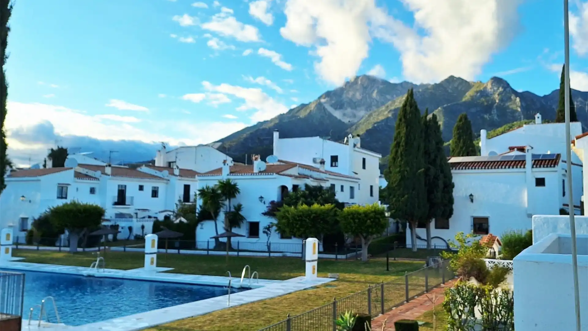 Casa adosada en  Calle Cristóbal Parra 1136 - Foto 1