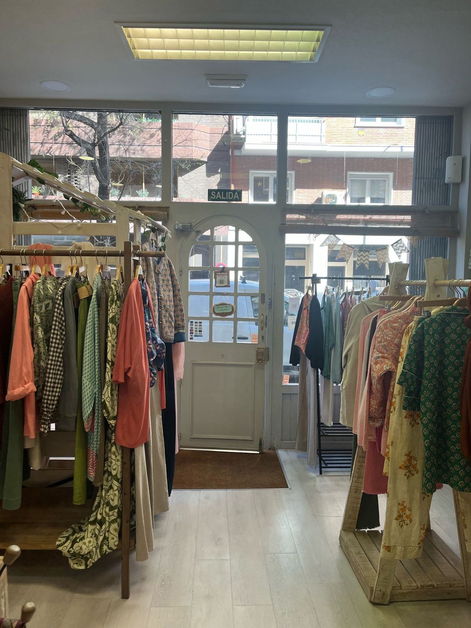 Local en calle de la Infanta María Teresa, 10 - Foto 5