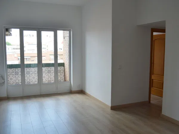 Piso en calle de la Infanta Mercedes, 85