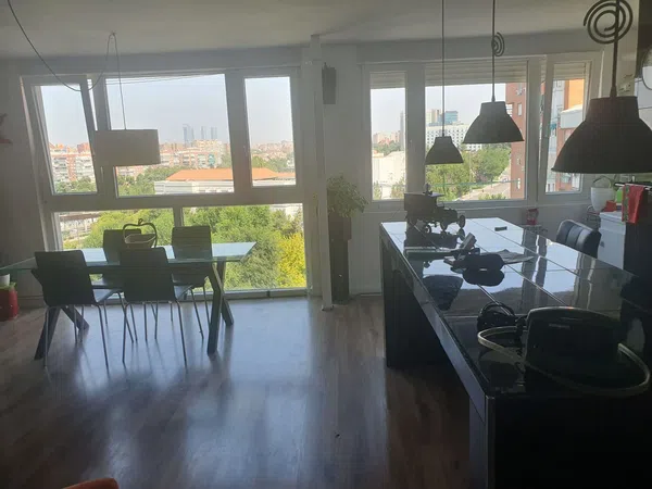 Piso en calle de Salvador de Madariaga, 8