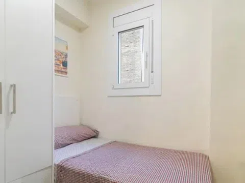Piso en avenida Catalunya, 13