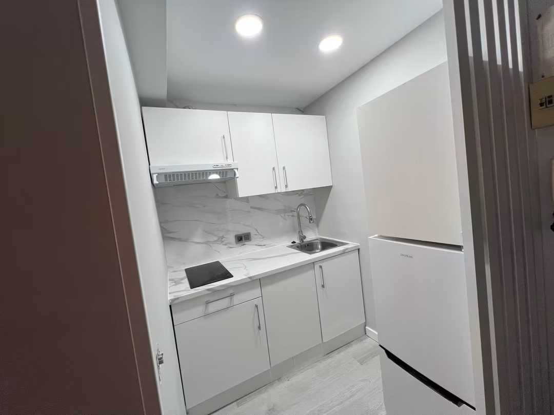 Piso en  Plaza de San Juan de la Cruz 8 - Foto 6