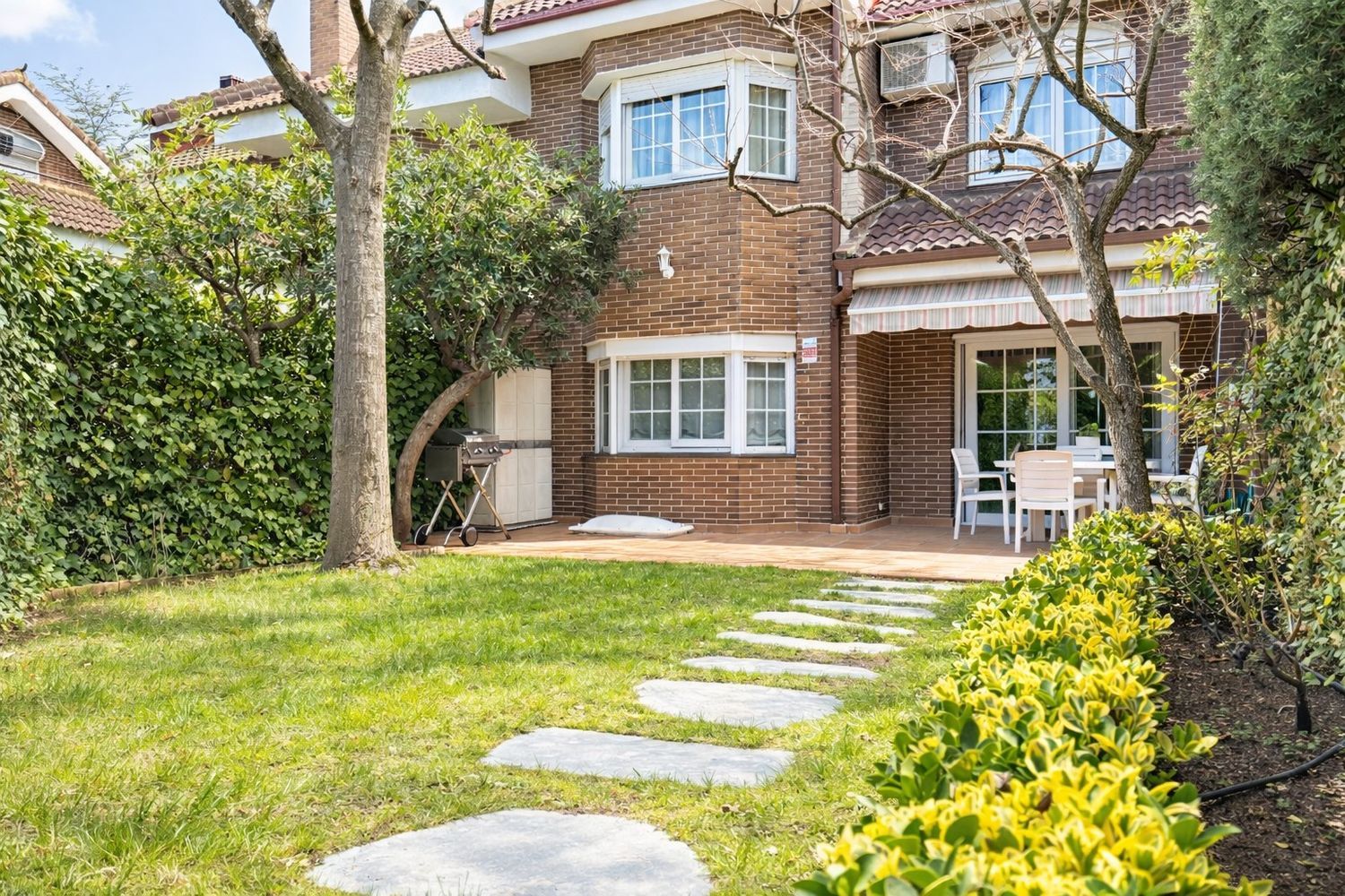 Chalet adosado en Urb. nuevo gales Barrio Monte Rozas - Foto 1