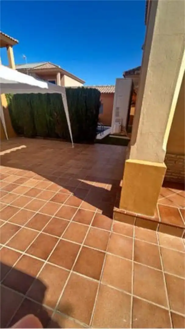 Casa adosada en CASA PAREADA 240 m2 PISCINA - Foto 9
