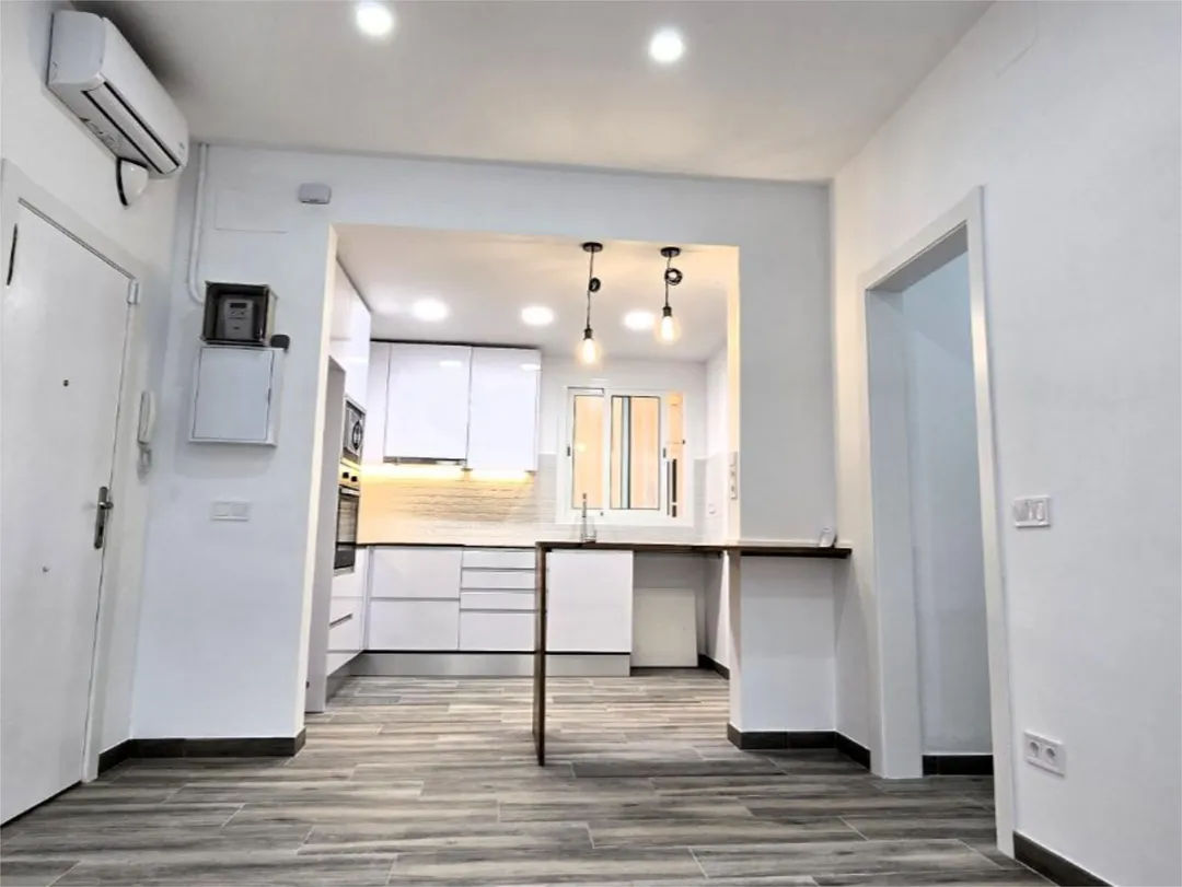 Piso en  Carrer de Concepción Arenal 144 - Foto 5