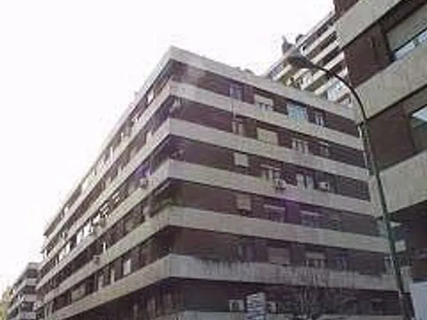 Estudio en calle Andrés Mellado, 33