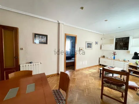Piso en calle de Fausta Elorz, 9