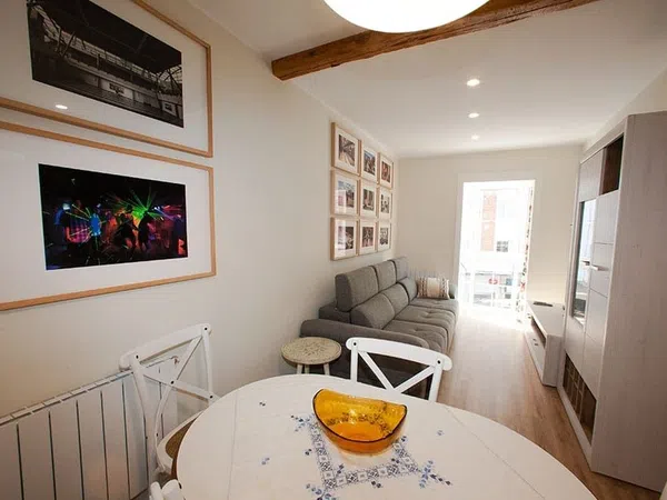 Piso en avenida de la Reina Victoria, 5