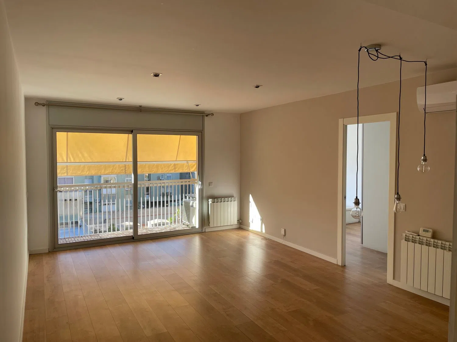 Piso en calle de Calàbria, 255 - Foto 1