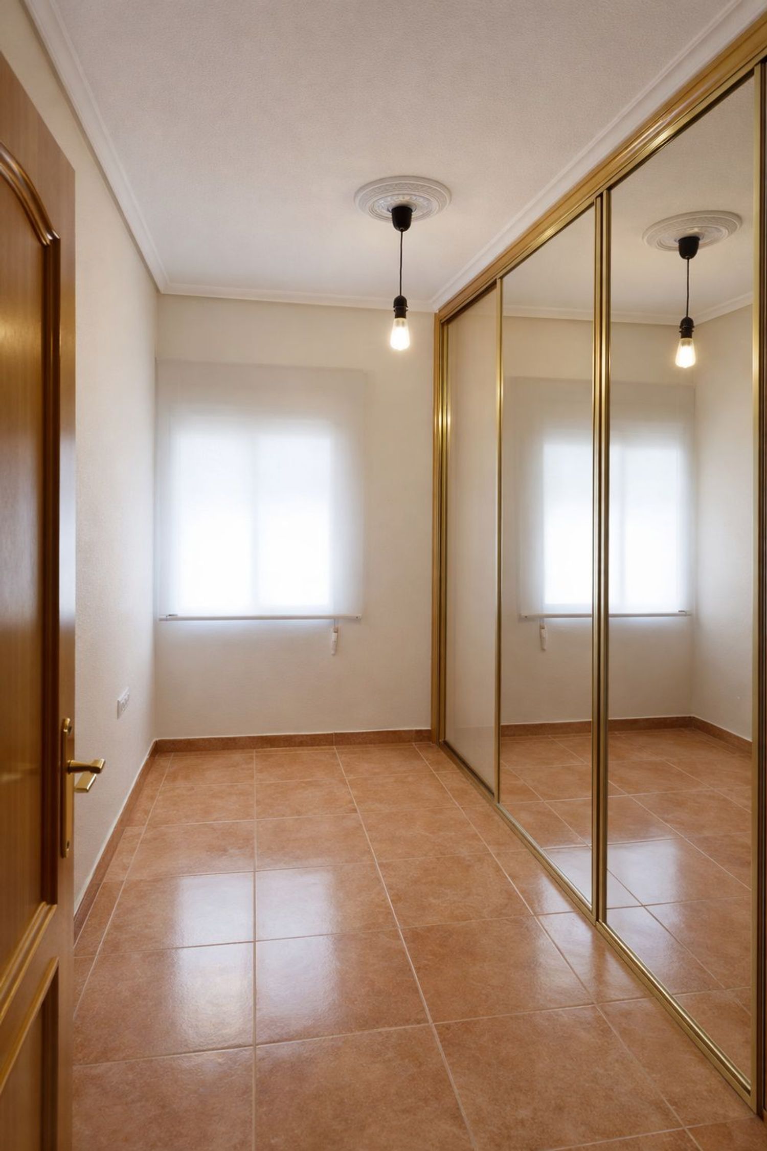 Piso en via Complutense, 83