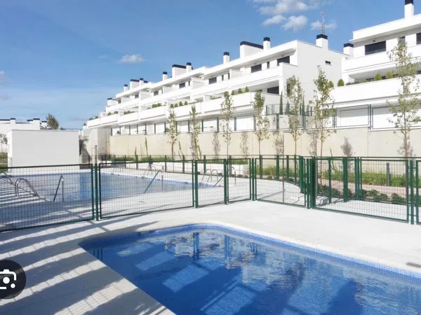 Chalet adosado en Calle de la Comunidad de Madrid, 49, Valdecabañas, Valdecabañas - Foto 1