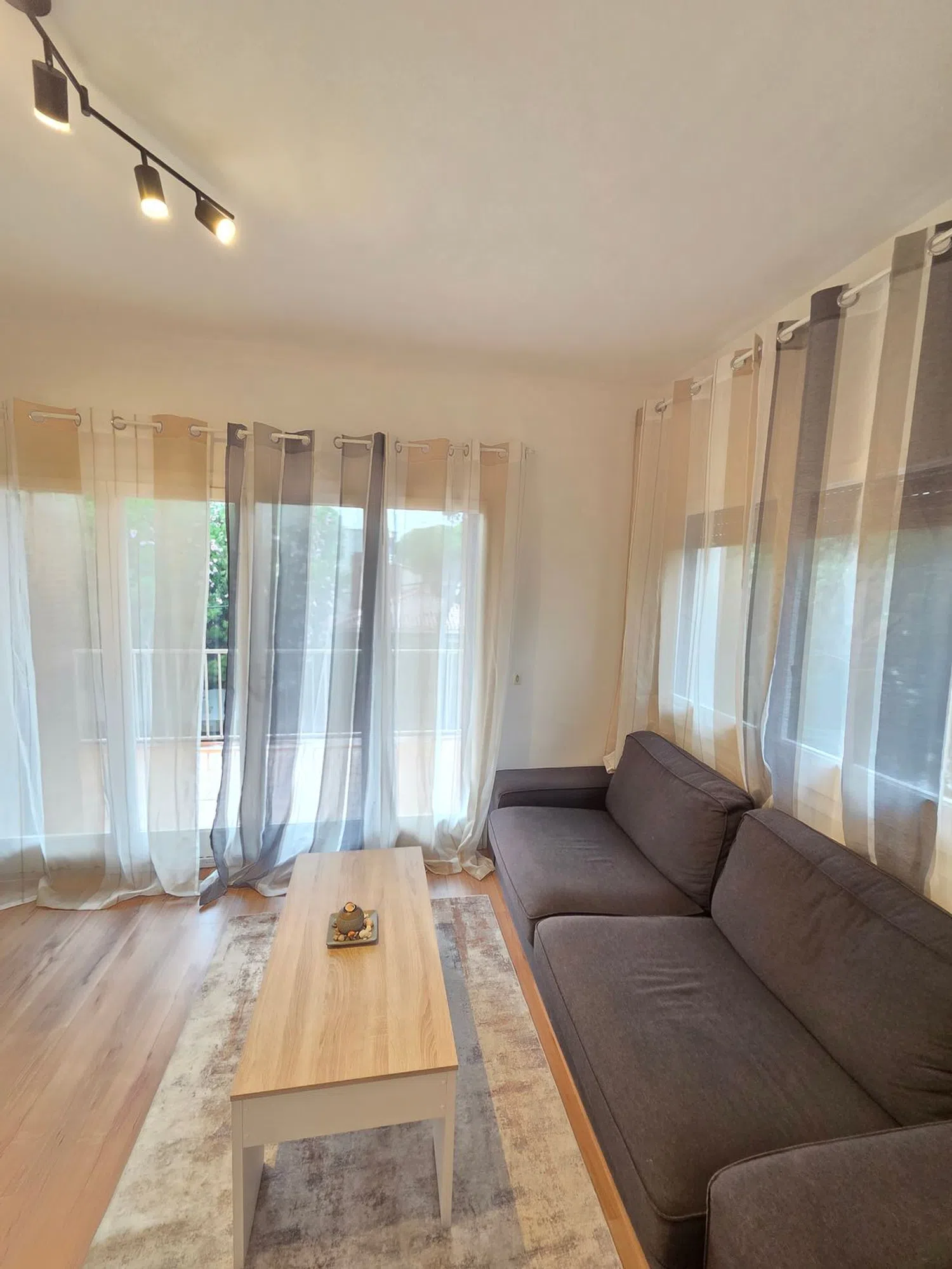 Piso en La Pineda - Foto 4