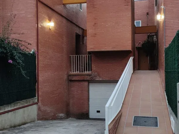 Chalet adosado en Calle Cielo, 3, Alcalde L. Uruñuela - Palacio de Congresos - Foto 3