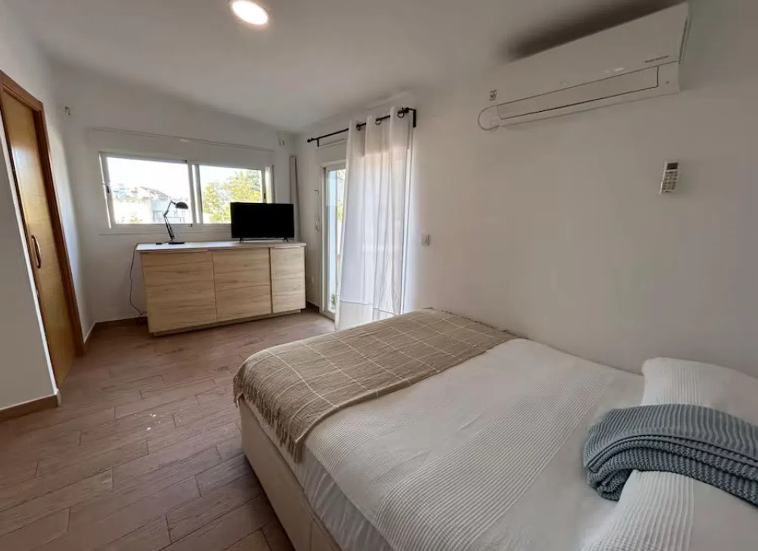Estudio en calle Doña María Coronel, 25 - Foto 3