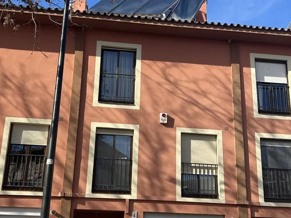Chalet adosado en calle de la Virgen de la Blanca, 4 - Foto 1