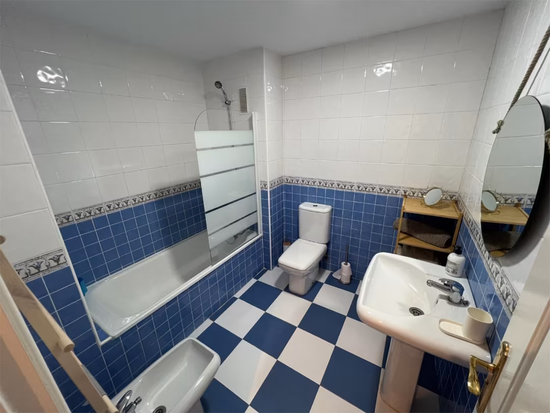 Piso en  Avenida Aljaima 15 - Foto 24