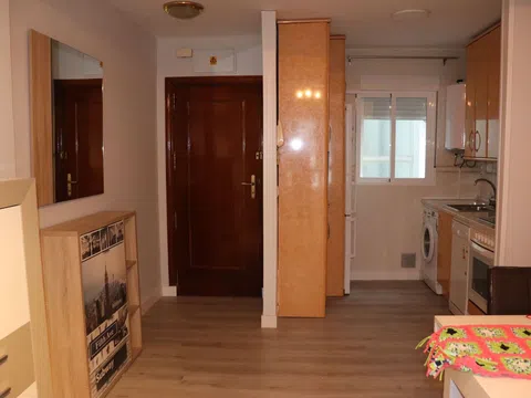 Piso en calle de La Bañeza, 5