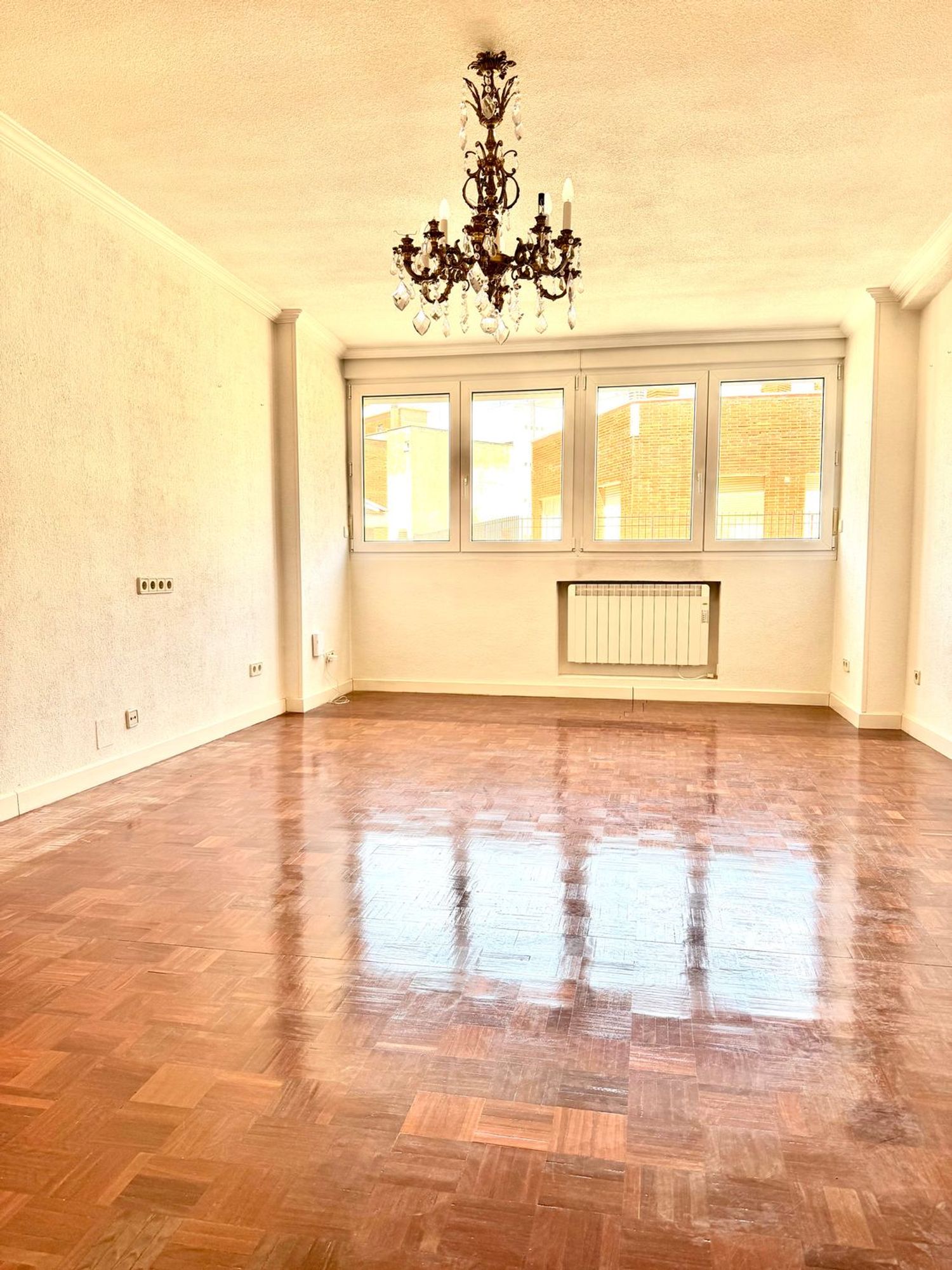 Piso en calle de Clara del Rey, 37 - Foto 1