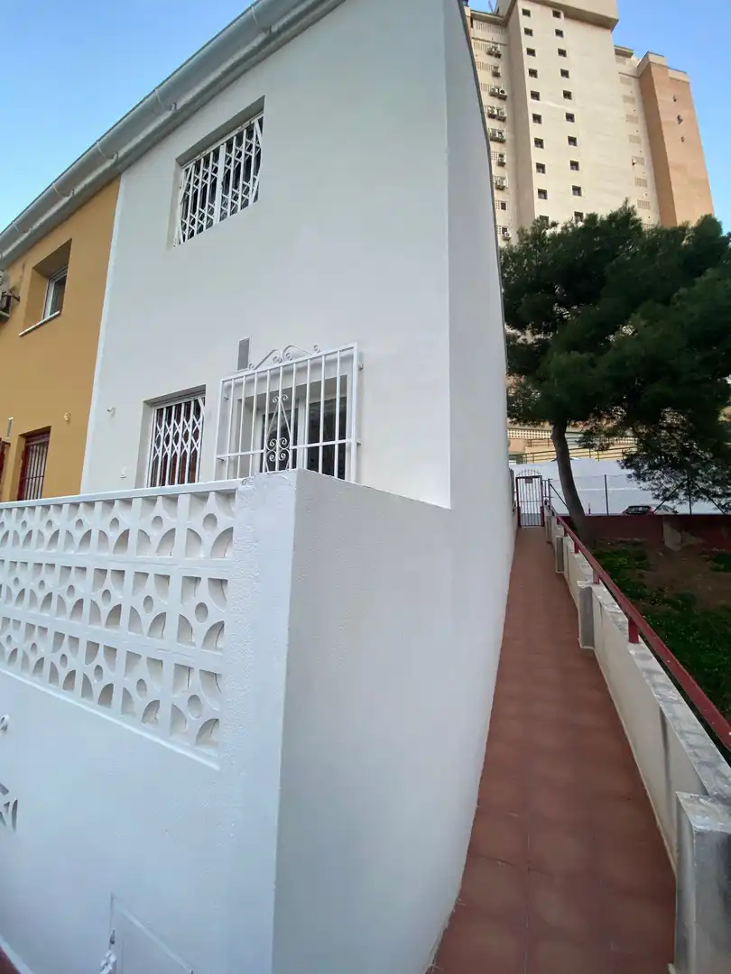 Casa adosada en  Calle Asturias 22 - Foto 3
