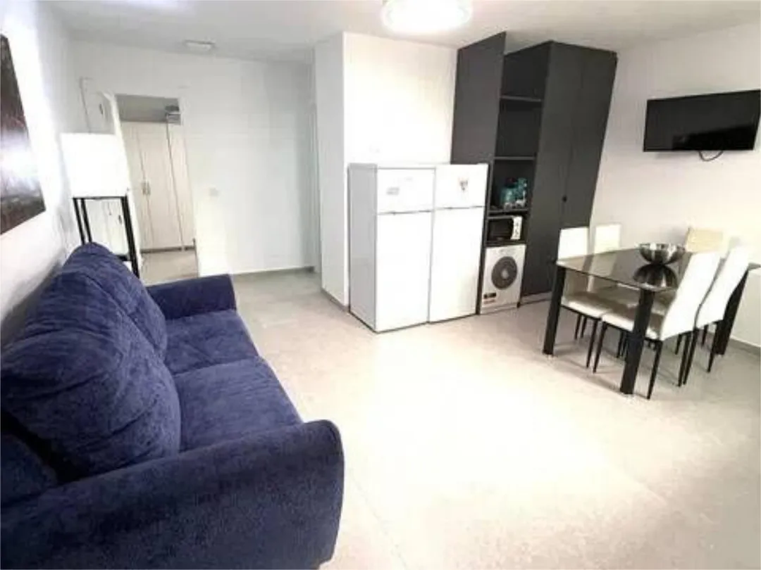 Piso en  Calle Isaac Albéniz 11 - Foto 2