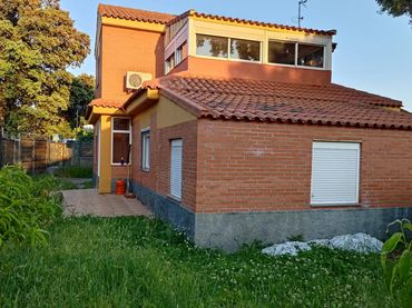 Chalet en  Avenida de Chiloeches 143 - Foto 2