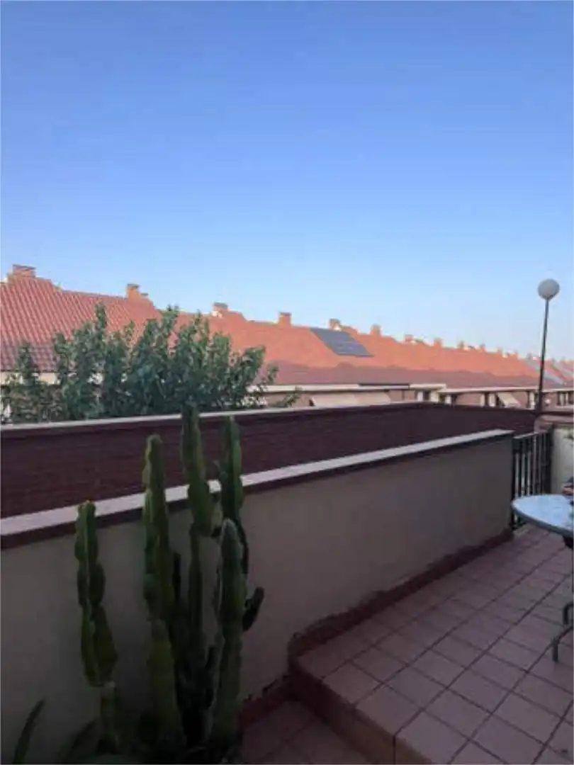 Casa adosada en Urbanización Prado - Foto 2