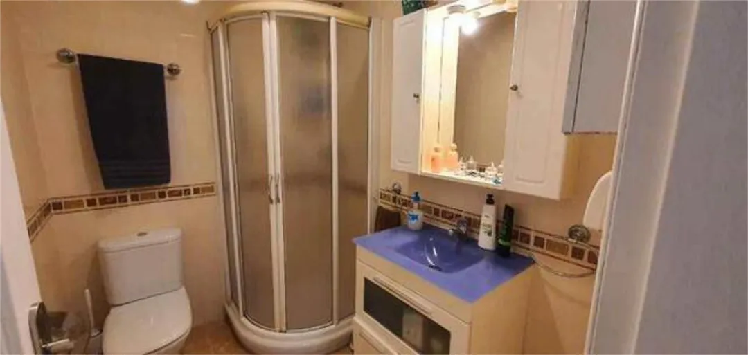 Piso en barrio - Foto 4