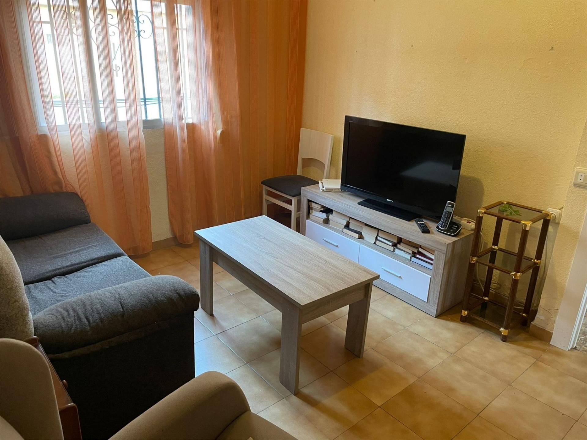 Planta baja en  Carrer de Montanejos 4 - Foto 3