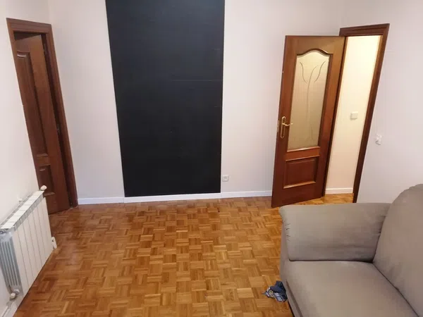 Piso en calle de Hermenegildo Bielsa, 13