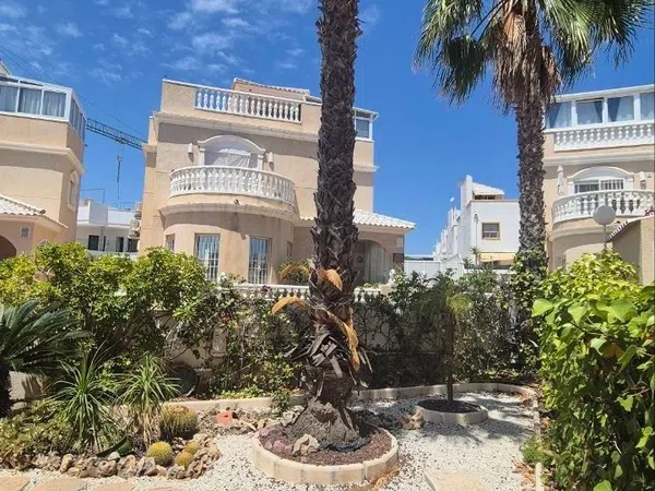 Casa o chalet independiente en Calle Panticosa, 4, Zona Lago - Los Almendros - Foto 4
