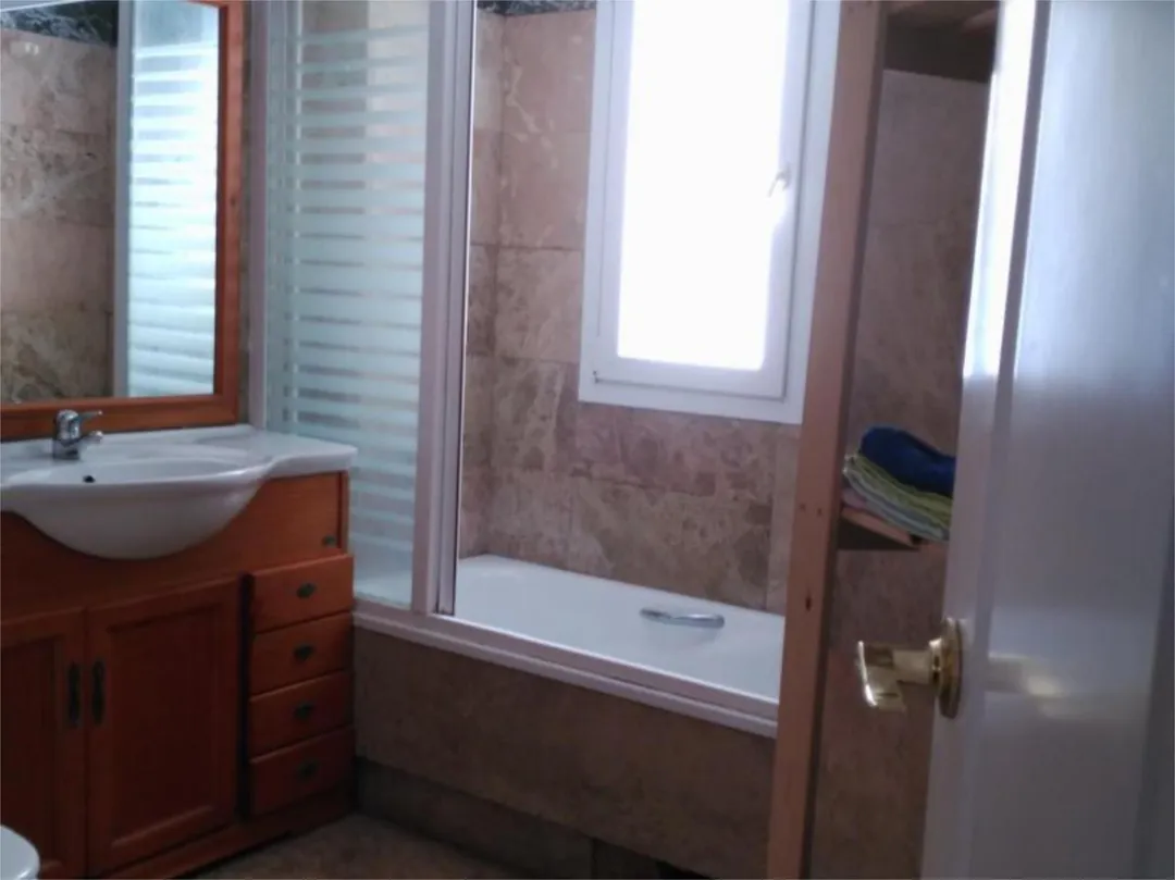 Piso en  Avenida Reina Sofía 2 - Foto 11