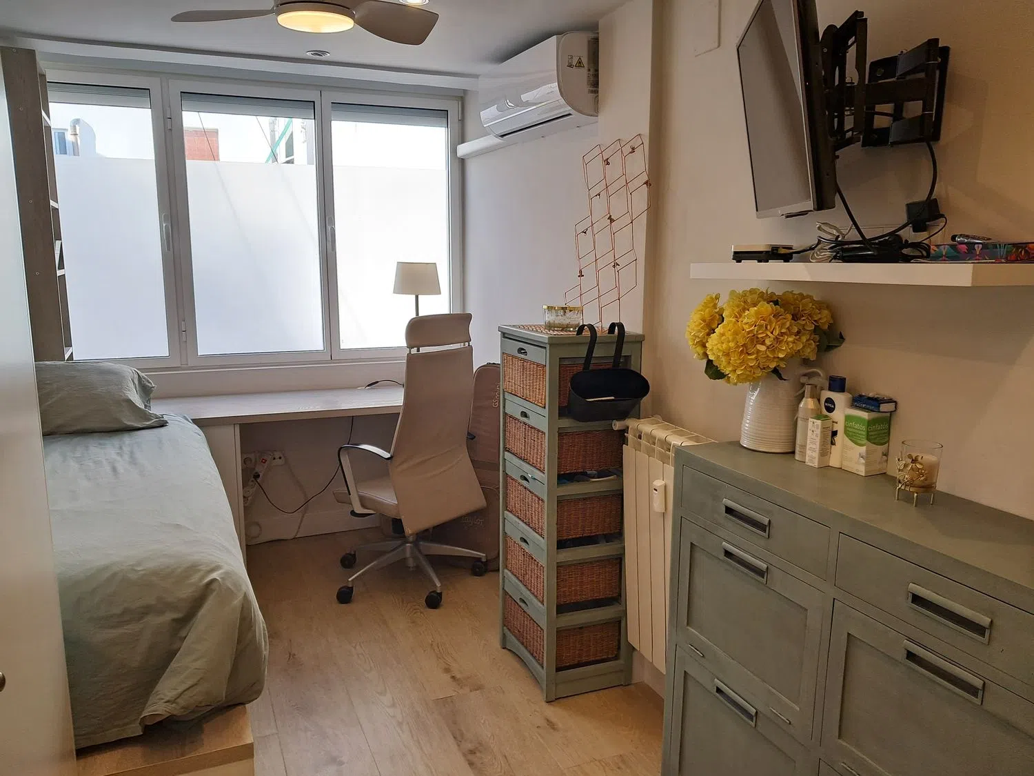 Estudio en calle de Andrés Mellado, 106 - Foto 2