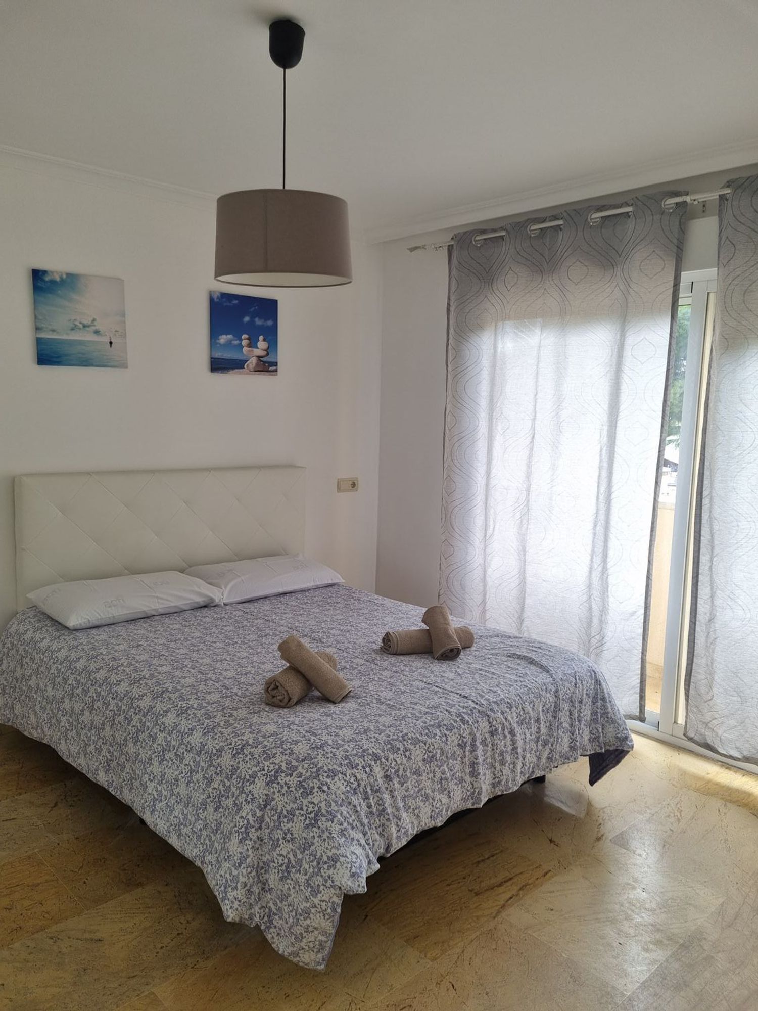 Chalet adosado en calle Avilés, 48 - Foto 1