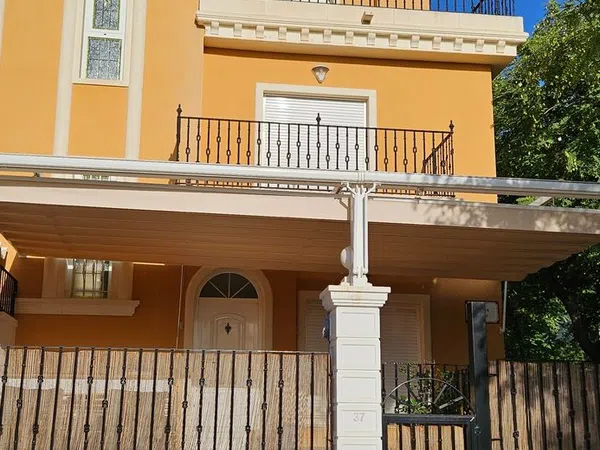 Chalet adosado en Calle Abdet, 37, Zona Deportiva-Nuevo Altabix - Foto 1