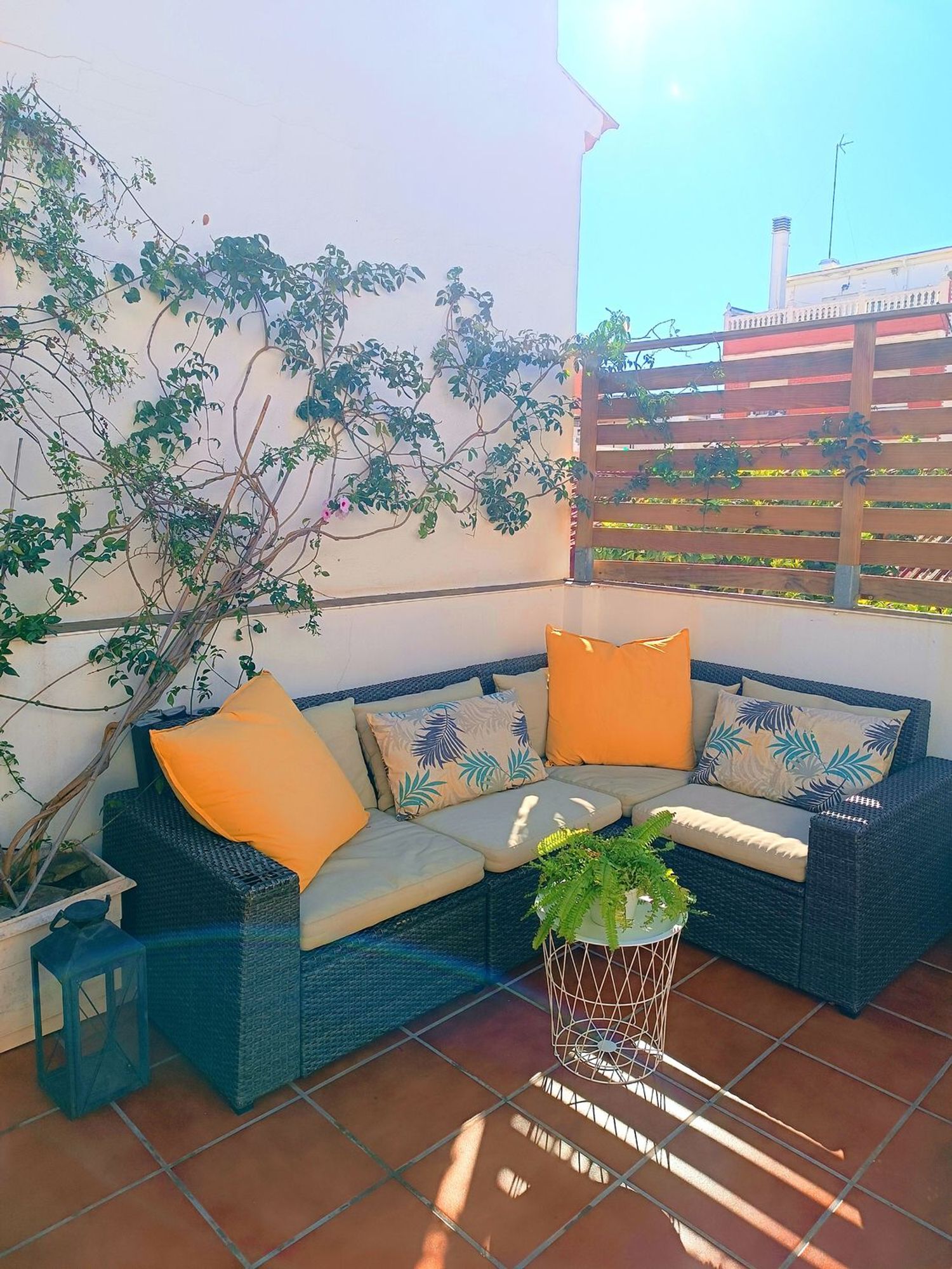 Casa independiente en calle Hernán Caballero, 12