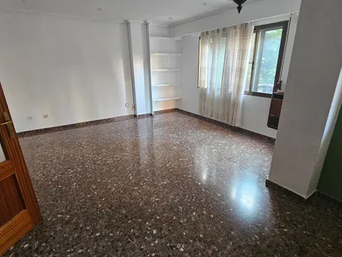 Piso en avenida de Peris i Valero, 110