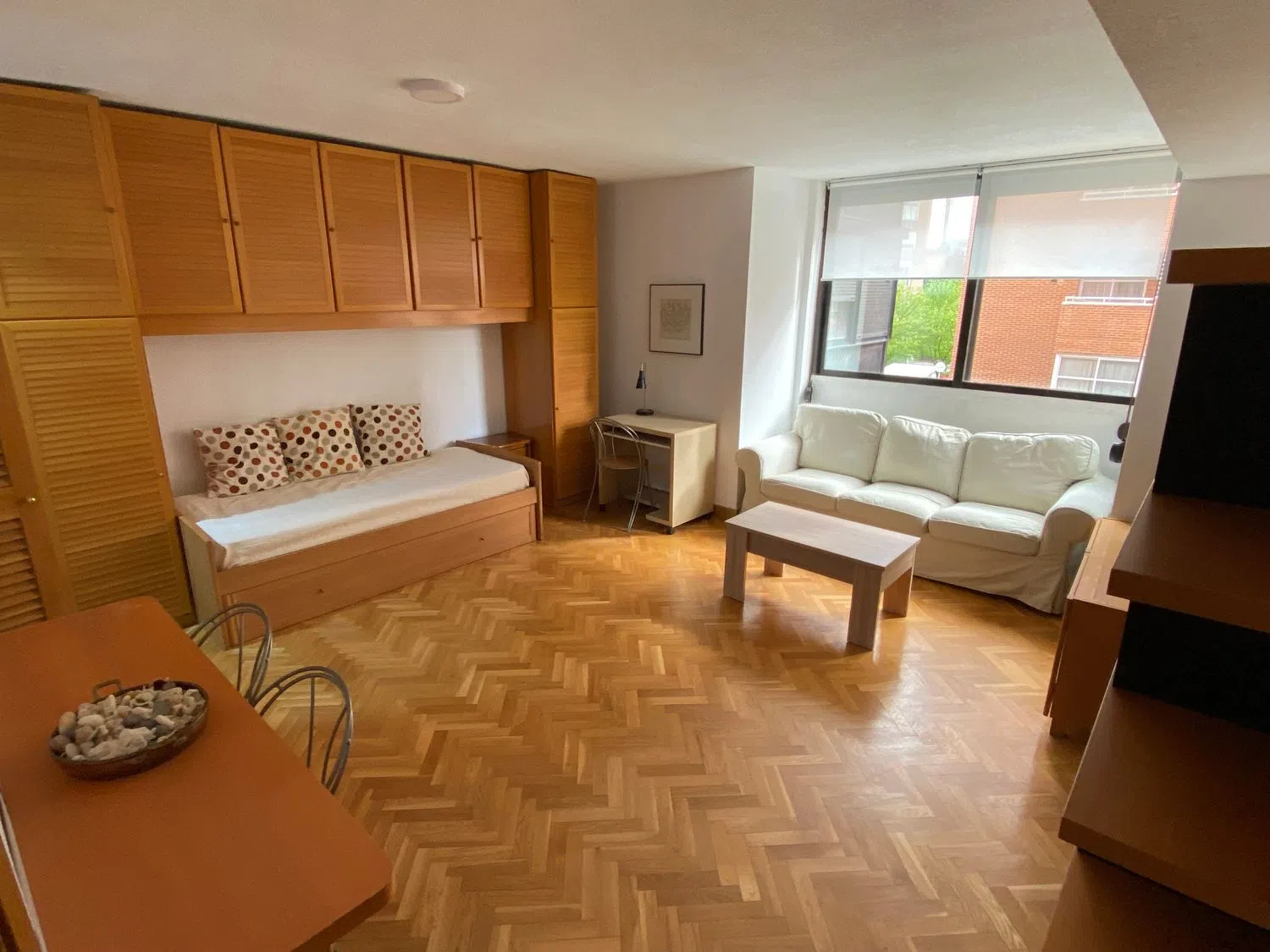 Estudio en calle de Numancia, 33 - Foto 1