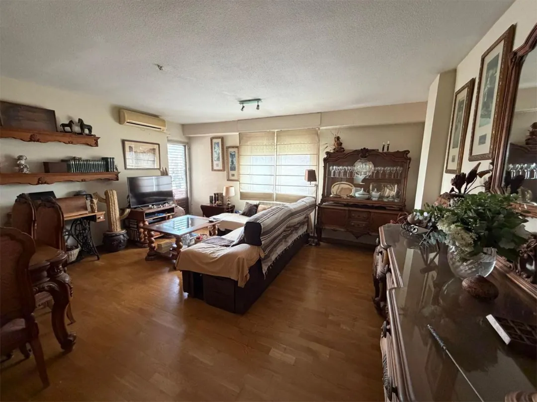 Piso en  Carrer de Sagunt 67 - Foto 3