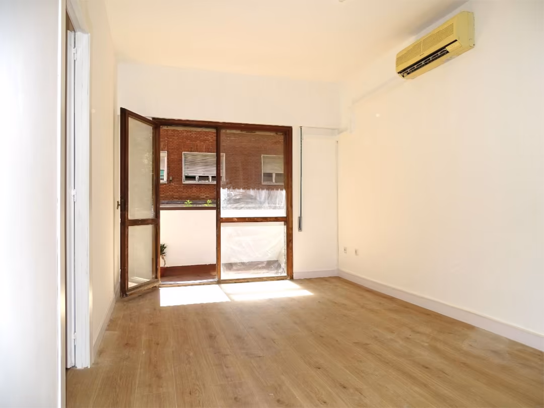 Piso en  Calle de Coslada 5 - Foto 3