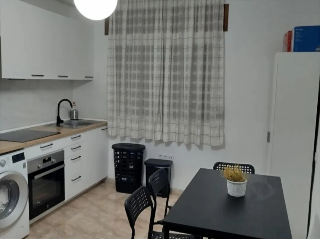 Chalet en  Avenida Rocío Durcal 9 - Foto 2