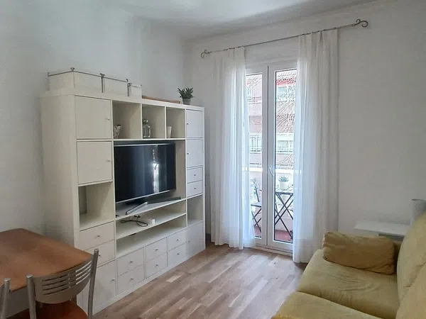 Piso en calle de Galileo, 10