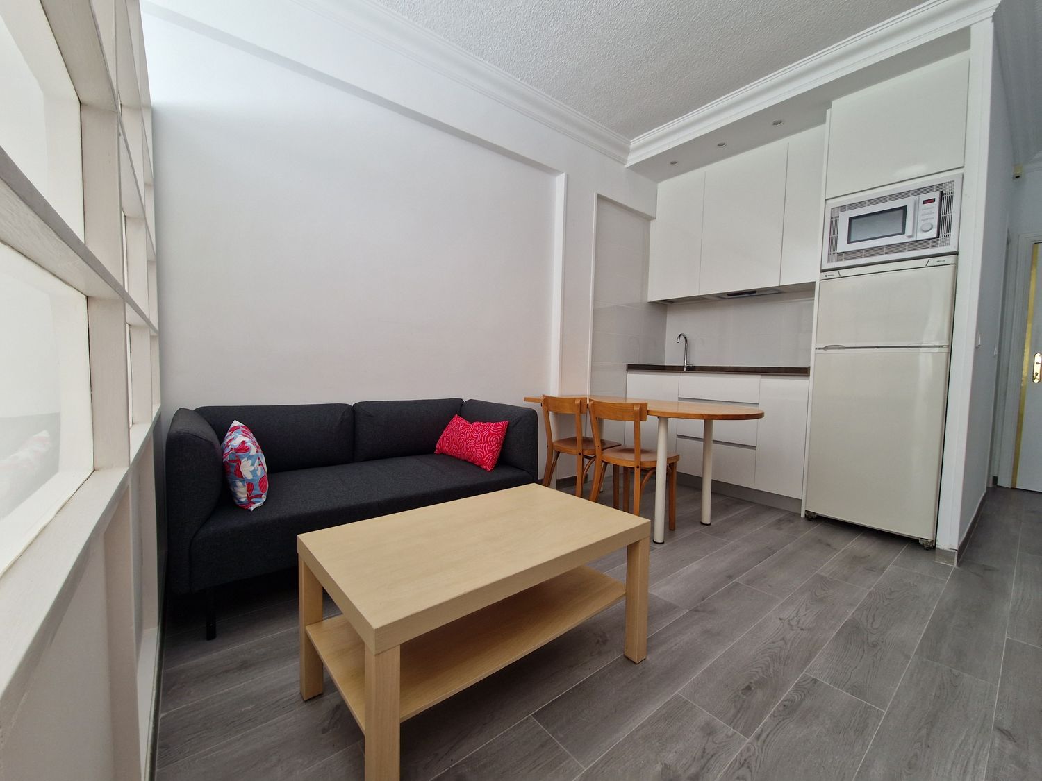 Estudio en calle de Velarde, 9 - Foto 2