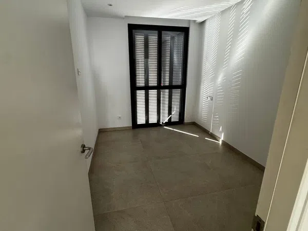 Piso en Calle de la Reina Maria Cristina, 60 - Foto 10