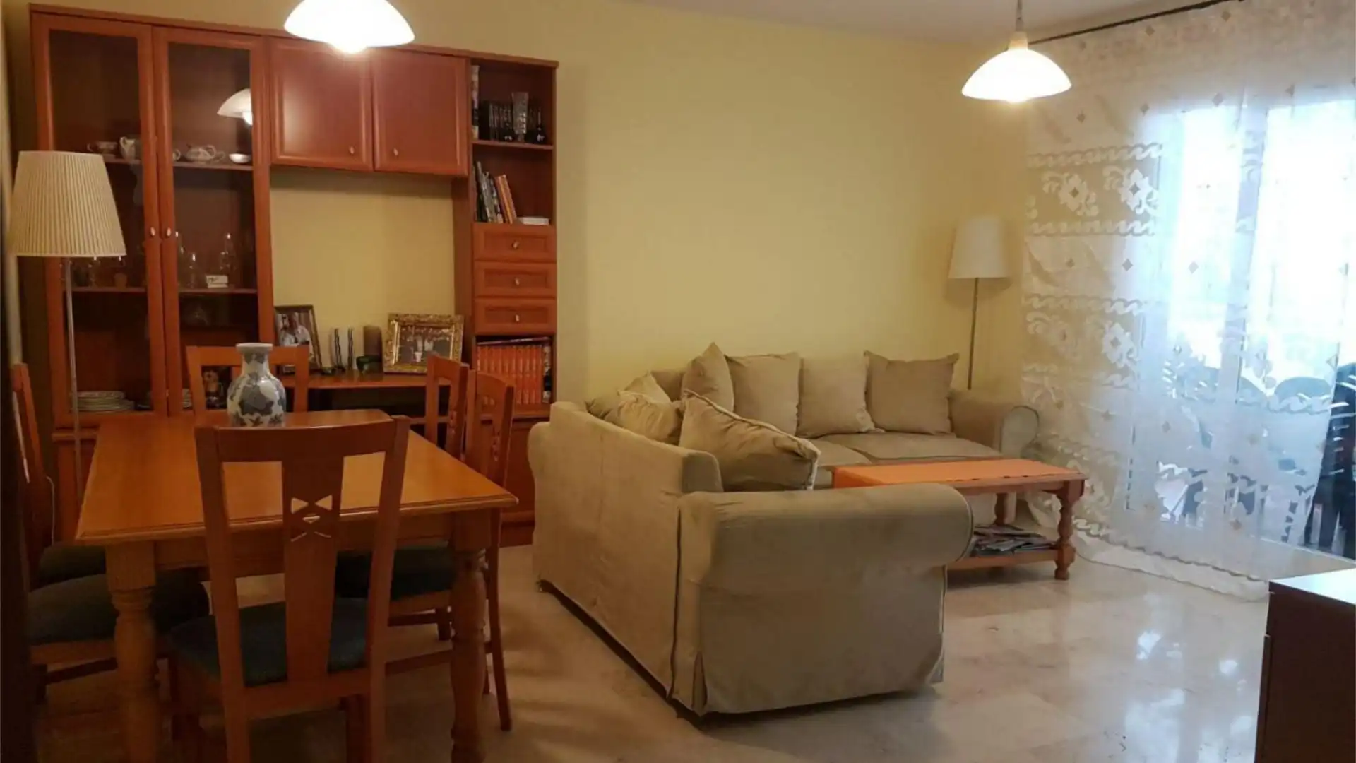 Piso en  Avenida Nuestro Padre Jesús Cautivo 21 - Foto 1