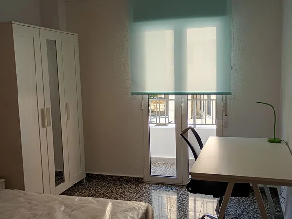 Piso en calle Poeta Vicente Medina, 8 - Foto 1