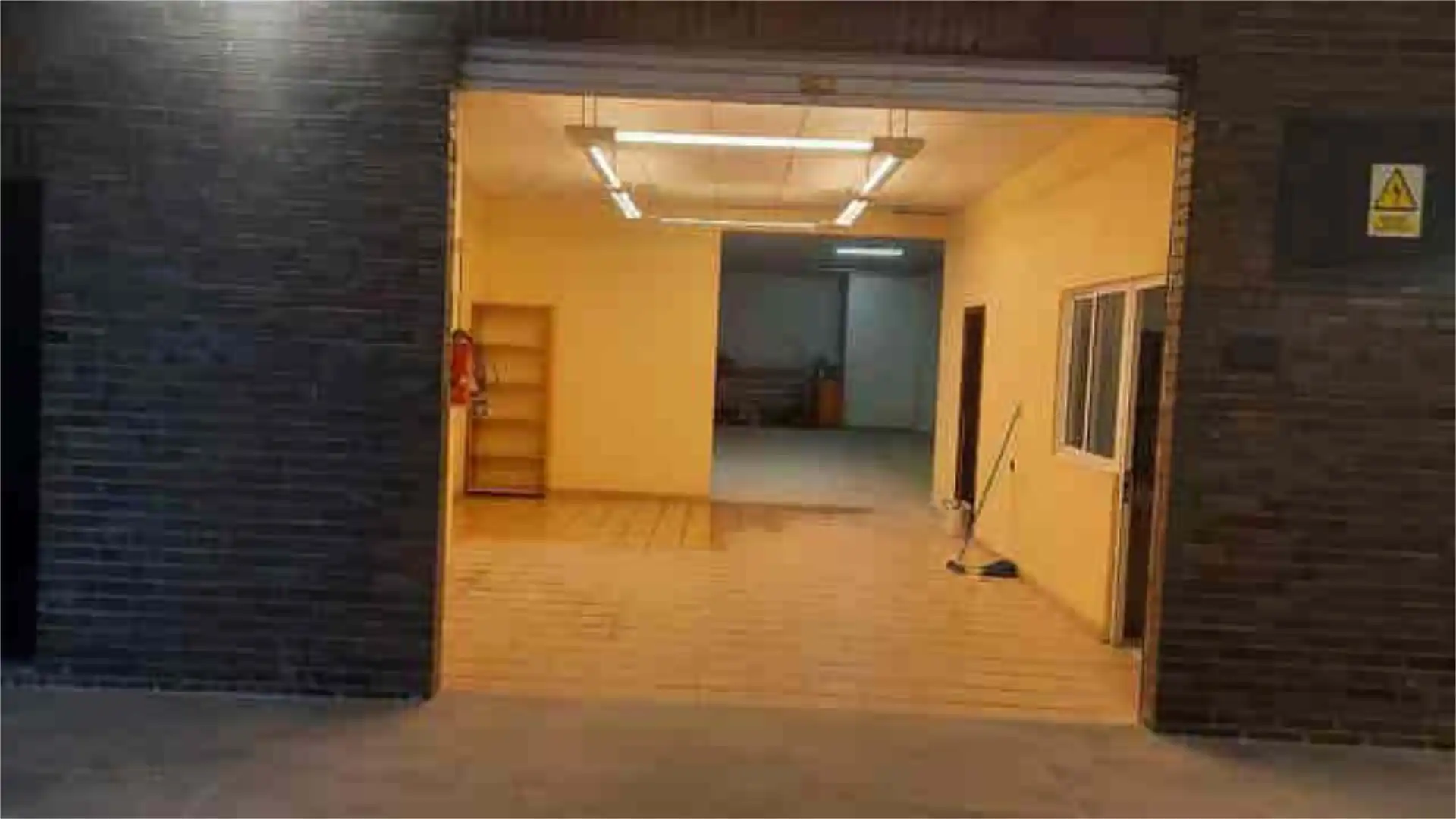 Local comercial en García Barbón - Foto 4