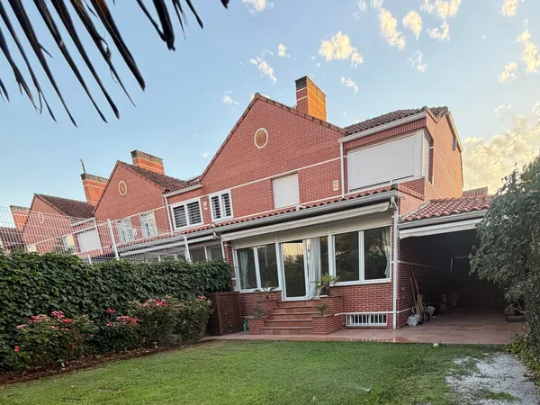 Chalet adosado en Avenida Emilio Arrieta, 5 - Foto 1