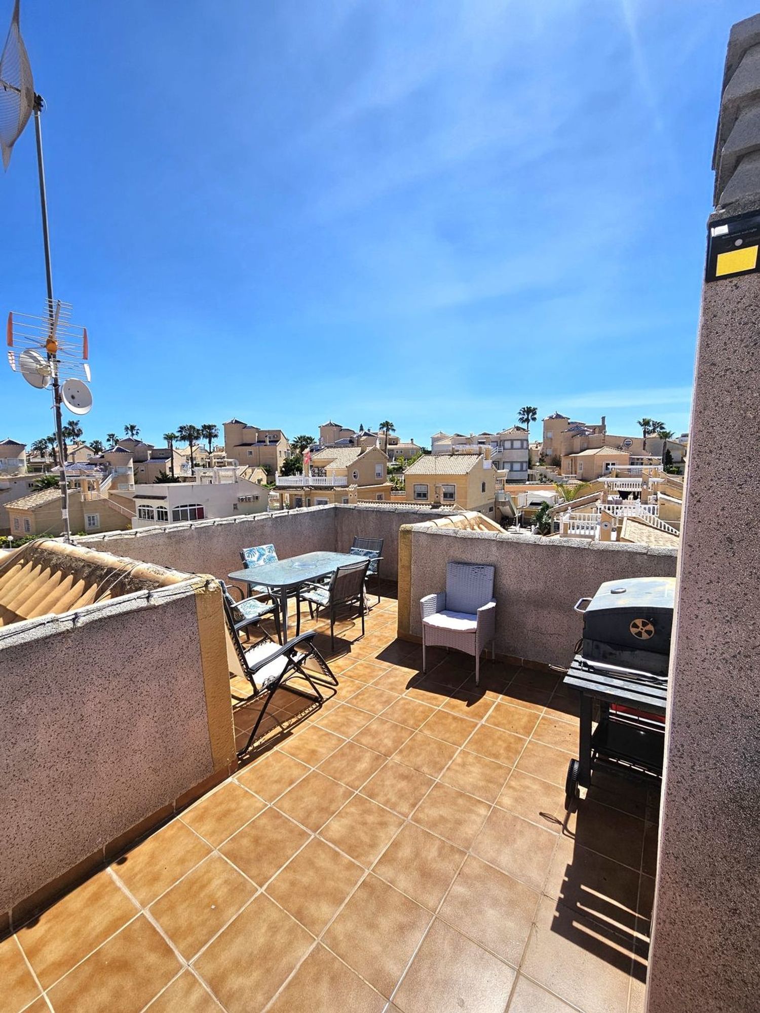 Chalet pareado en Calle Leman, 5, Zona Lago - Los Almendros - Foto 19